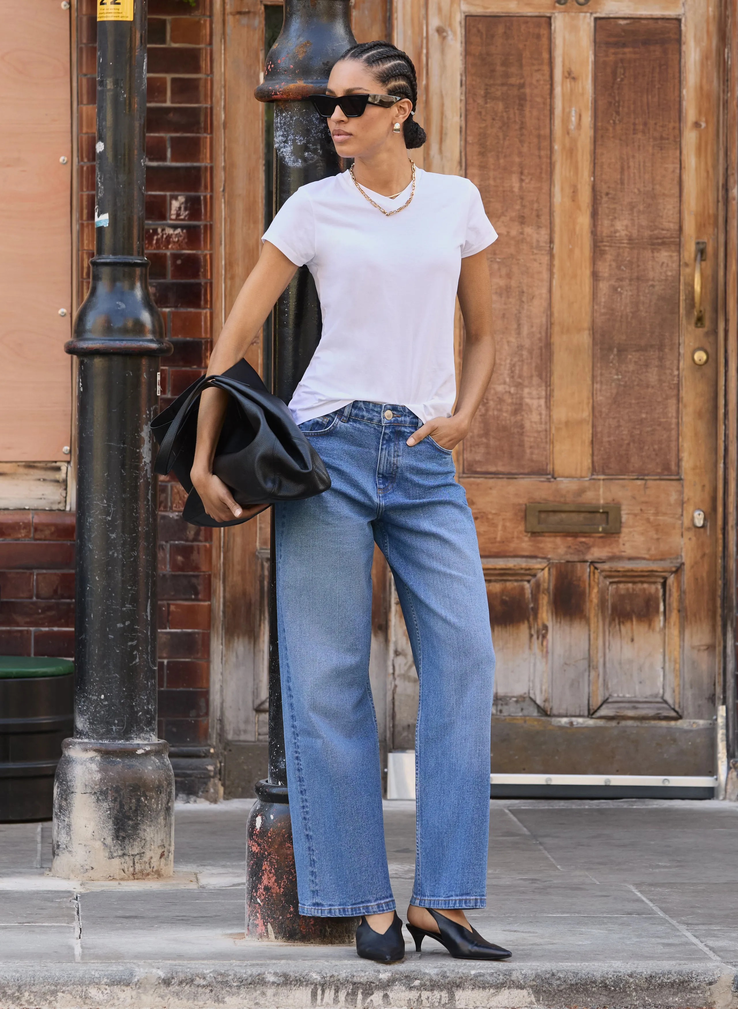Kiana Organic Cotton V-Neck Slim Tee
